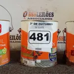 LOTE 481 - 03 GALÕES DE ESMALTE IQUINE MADEIRA E METAIS 3,6L SENDO 01 MARROM CONHAQUE, 01 MARROM TABACO E 01 MARFIM. (NO ESTADO) ATENÇÃO! FAZER A VISITAÇÃO ANTES DE ARREMATAR, NÃO SABEMOS SE FUNCIONA. LEILÃO NÃO TEM GARANTIA E NEM DEVOLUÇÃO, SUJEITO A POSSÍVEIS AVARIAS VISÍVEIS/OCULTAS E/OU AUSÊNCIA DE COMPONENTES.