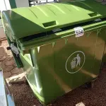 LOTE 590 - 01 CONTAINER HDPE EM-840 1200L. (NO ESTADO) ATENÇÃO! FAZER A VISITAÇÃO ANTES DE ARREMATAR, NÃO SABEMOS SE FUNCIONA. LEILÃO NÃO TEM GARANTIA E NEM DEVOLUÇÃO, SUJEITO A POSSÍVEIS AVARIAS VISÍVEIS/OCULTAS E/OU AUSÊNCIA DE COMPONENTES.