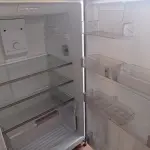 LOTE 414 - 01 GELADEIRA MARCA GE 220V. (NO ESTADO) ATENÇÃO! FAZER A VISITAÇÃO ANTES DE ARREMATAR, NÃO SABEMOS SE FUNCIONA. LEILÃO NÃO TEM GARANTIA E NEM DEVOLUÇÃO, SUJEITO A POSSÍVEIS AVARIAS VISÍVEIS/OCULTAS E/OU AUSÊNCIA DE COMPONENTES.