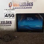LOTE 450 - 01 TABLET SAMSUNG COM CABO. (NO ESTADO) ATENÇÃO! FAZER A VISITAÇÃO ANTES DE ARREMATAR, NÃO SABEMOS SE FUNCIONA. LEILÃO NÃO TEM GARANTIA E NEM DEVOLUÇÃO, SUJEITO A POSSÍVEIS AVARIAS VISÍVEIS/OCULTAS E/OU AUSÊNCIA DE COMPONENTES.