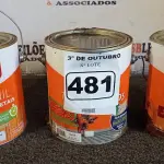 LOTE 481 - 03 GALÕES DE ESMALTE IQUINE MADEIRA E METAIS 3,6L SENDO 01 MARROM CONHAQUE, 01 MARROM TABACO E 01 MARFIM. (NO ESTADO) ATENÇÃO! FAZER A VISITAÇÃO ANTES DE ARREMATAR, NÃO SABEMOS SE FUNCIONA. LEILÃO NÃO TEM GARANTIA E NEM DEVOLUÇÃO, SUJEITO A POSSÍVEIS AVARIAS VISÍVEIS/OCULTAS E/OU AUSÊNCIA DE COMPONENTES.