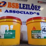 LOTE 473 - 02 GALÕES SIKACRYL-203, SELANTE ACRÍLICO FLEXÍVEL. (NO ESTADO) ATENÇÃO! FAZER A VISITAÇÃO ANTES DE ARREMATAR, NÃO SABEMOS SE FUNCIONA. LEILÃO NÃO TEM GARANTIA E NEM DEVOLUÇÃO, SUJEITO A POSSÍVEIS AVARIAS VISÍVEIS/OCULTAS E/OU AUSÊNCIA DE COMPONENTES.