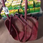 LOTE 512 - 03 PEÇAS PARA CARRINHO DE MÃO. (NO ESTADO) ATENÇÃO! FAZER A VISITAÇÃO ANTES DE ARREMATAR, NÃO SABEMOS SE FUNCIONA. LEILÃO NÃO TEM GARANTIA E NEM DEVOLUÇÃO, SUJEITO A POSSÍVEIS AVARIAS VISÍVEIS/OCULTAS E/OU AUSÊNCIA DE COMPONENTES.