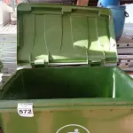 LOTE 572 - 01 CONTAINER HDPE EM-840 660L. (NO ESTADO) ATENÇÃO! FAZER A VISITAÇÃO ANTES DE ARREMATAR, NÃO SABEMOS SE FUNCIONA. LEILÃO NÃO TEM GARANTIA E NEM DEVOLUÇÃO, SUJEITO A POSSÍVEIS AVARIAS VISÍVEIS/OCULTAS E/OU AUSÊNCIA DE COMPONENTES.