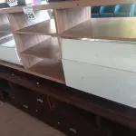 LOTE 525 - 02 RACKS EM MADEIRA. (NO ESTADO) ATENÇÃO! FAZER A VISITAÇÃO ANTES DE ARREMATAR, NÃO SABEMOS SE FUNCIONA. LEILÃO NÃO TEM GARANTIA E NEM DEVOLUÇÃO, SUJEITO A POSSÍVEIS AVARIAS VISÍVEIS/OCULTAS E/OU AUSÊNCIA DE COMPONENTES.