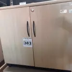 LOTE 383 - 02 ARMÁRIOS BAIXOS EM MADEIRA COM 02 PORTAS. (NO ESTADO) ATENÇÃO! FAZER A VISITAÇÃO ANTES DE ARREMATAR, NÃO SABEMOS SE FUNCIONA. LEILÃO NÃO TEM GARANTIA E NEM DEVOLUÇÃO, SUJEITO A POSSÍVEIS AVARIAS VISÍVEIS/OCULTAS E/OU AUSÊNCIA DE COMPONENTES.