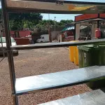LOTE 630 - 01 PRATELEIRA EM INOX. (NO ESTADO) ATENÇÃO! FAZER A VISITAÇÃO ANTES DE ARREMATAR, NÃO SABEMOS SE FUNCIONA. LEILÃO NÃO TEM GARANTIA E NEM DEVOLUÇÃO, SUJEITO A POSSÍVEIS AVARIAS VISÍVEIS/OCULTAS E/OU AUSÊNCIA DE COMPONENTES.