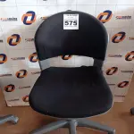 LOTE 575 - 01 CADEIRA DE ESCRITÓRIO COM BASE GIRATÓRIA. (NO ESTADO) ATENÇÃO! FAZER A VISITAÇÃO ANTES DE ARREMATAR, NÃO SABEMOS SE FUNCIONA. LEILÃO NÃO TEM GARANTIA E NEM DEVOLUÇÃO, SUJEITO A POSSÍVEIS AVARIAS VISÍVEIS/OCULTAS E/OU AUSÊNCIA DE COMPONENTES.