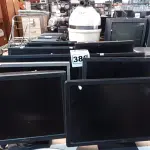 LOTE 386 - 10 MONITORES MARCAS E MODELOS DIVERSOS PARA RETIRADA DE PEÇAS. (NO ESTADO) ATENÇÃO! FAZER A VISITAÇÃO ANTES DE ARREMATAR, NÃO SABEMOS SE FUNCIONA. LEILÃO NÃO TEM GARANTIA E NEM DEVOLUÇÃO, SUJEITO A POSSÍVEIS AVARIAS VISÍVEIS/OCULTAS E/OU AUSÊNCIA DE COMPONENTES.
