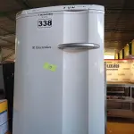 LOTE 338 - 01 FREEZER VERTICAL MARCA BRASTEMP 220V. (NO ESTADO) ATENÇÃO! FAZER A VISITAÇÃO ANTES DE ARREMATAR, NÃO SABEMOS SE FUNCIONA. LEILÃO NÃO TEM GARANTIA E NEM DEVOLUÇÃO, SUJEITO A POSSÍVEIS AVARIAS VISÍVEIS/OCULTAS E/OU AUSÊNCIA DE COMPONENTES.