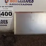 LOTE 400 - 01 TABLET SAMSUNG COM CABO. (NO ESTADO) ATENÇÃO! FAZER A VISITAÇÃO ANTES DE ARREMATAR, NÃO SABEMOS SE FUNCIONA. LEILÃO NÃO TEM GARANTIA E NEM DEVOLUÇÃO, SUJEITO A POSSÍVEIS AVARIAS VISÍVEIS/OCULTAS E/OU AUSÊNCIA DE COMPONENTES.