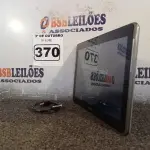 LOTE 370 - 01 TABLET SAMSUNG COM CABO. (NO ESTADO) ATENÇÃO! FAZER A VISITAÇÃO ANTES DE ARREMATAR, NÃO SABEMOS SE FUNCIONA. LEILÃO NÃO TEM GARANTIA E NEM DEVOLUÇÃO, SUJEITO A POSSÍVEIS AVARIAS VISÍVEIS/OCULTAS E/OU AUSÊNCIA DE COMPONENTES.