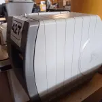LOTE 427 - 01 IMPRESSORA DE ETIQUETAS MARCA ZEBRA. (NO ESTADO) ATENÇÃO! FAZER A VISITAÇÃO ANTES DE ARREMATAR, NÃO SABEMOS SE FUNCIONA. LEILÃO NÃO TEM GARANTIA E NEM DEVOLUÇÃO, SUJEITO A POSSÍVEIS AVARIAS VISÍVEIS/OCULTAS E/OU AUSÊNCIA DE COMPONENTES.