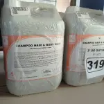 LOTE 319 - 20 LITROS DE SHAMPOO PARA CABELO E CORPO. (NO ESTADO) ATENÇÃO! FAZER A VISITAÇÃO ANTES DE ARREMATAR, NÃO SABEMOS SE FUNCIONA. LEILÃO NÃO TEM GARANTIA E NEM DEVOLUÇÃO, SUJEITO A POSSÍVEIS AVARIAS VISÍVEIS/OCULTAS E/OU AUSÊNCIA DE COMPONENTES.