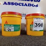 LOTE 398 - 02 GALÕES SIKACRYL-203, SELANTE ACRÍLICO FLEXÍVEL. (NO ESTADO) ATENÇÃO! FAZER A VISITAÇÃO ANTES DE ARREMATAR, NÃO SABEMOS SE FUNCIONA. LEILÃO NÃO TEM GARANTIA E NEM DEVOLUÇÃO, SUJEITO A POSSÍVEIS AVARIAS VISÍVEIS/OCULTAS E/OU AUSÊNCIA DE COMPONENTES.