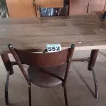 LOTE 552 - 01 MESA COM BASE DE FERRO TAMPO EM MADEIRA E 02 CADEIRAS DE FERRO COM ASSENTO ALMOFADADO. (NO ESTADO) ATENÇÃO! FAZER A VISITAÇÃO ANTES DE ARREMATAR, NÃO SABEMOS SE FUNCIONA. LEILÃO NÃO TEM GARANTIA E NEM DEVOLUÇÃO, SUJEITO A POSSÍVEIS AVARIAS VISÍVEIS/OCULTAS E/OU AUSÊNCIA DE COMPONENTES.