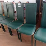 LOTE 609 - 06 CADEIRAS COM ESTRUTURA DE AÇO REVESTIDAS DE CORINO. (NO ESTADO) ATENÇÃO! FAZER A VISITAÇÃO ANTES DE ARREMATAR, NÃO SABEMOS SE FUNCIONA. LEILÃO NÃO TEM GARANTIA E NEM DEVOLUÇÃO, SUJEITO A POSSÍVEIS AVARIAS VISÍVEIS/OCULTAS E/OU AUSÊNCIA DE COMPONENTES.