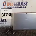 LOTE 370 - 01 TABLET SAMSUNG COM CABO. (NO ESTADO) ATENÇÃO! FAZER A VISITAÇÃO ANTES DE ARREMATAR, NÃO SABEMOS SE FUNCIONA. LEILÃO NÃO TEM GARANTIA E NEM DEVOLUÇÃO, SUJEITO A POSSÍVEIS AVARIAS VISÍVEIS/OCULTAS E/OU AUSÊNCIA DE COMPONENTES.