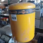 LOTE 428 - 01 TANQUE HIDROPNEUMÁTICO JACUZZI. (NO ESTADO) ATENÇÃO! FAZER A VISITAÇÃO ANTES DE ARREMATAR, NÃO SABEMOS SE FUNCIONA. LEILÃO NÃO TEM GARANTIA E NEM DEVOLUÇÃO, SUJEITO A POSSÍVEIS AVARIAS VISÍVEIS/OCULTAS E/OU AUSÊNCIA DE COMPONENTES.