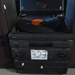 LOTE 323 - 01 APARELHO DE SOM 3X1 PHILIPS SENDO RADIO/CASSETE/TOCA DISCOS. (NO ESTADO) ATENÇÃO! FAZER A VISITAÇÃO ANTES DE ARREMATAR, NÃO SABEMOS SE FUNCIONA. LEILÃO NÃO TEM GARANTIA E NEM DEVOLUÇÃO, SUJEITO A POSSÍVEIS AVARIAS VISÍVEIS/OCULTAS E/OU AUSÊNCIA DE COMPONENTES.