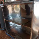 LOTE 628 - 01 CARRINHO EM INOX COM AVARIAS. (NO ESTADO) ATENÇÃO! FAZER A VISITAÇÃO ANTES DE ARREMATAR, NÃO SABEMOS SE FUNCIONA. LEILÃO NÃO TEM GARANTIA E NEM DEVOLUÇÃO, SUJEITO A POSSÍVEIS AVARIAS VISÍVEIS/OCULTAS E/OU AUSÊNCIA DE COMPONENTES.