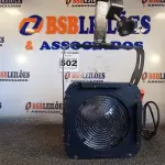 LOTE 502 - 01 LUMINÁRIA DE PALCO. (NO ESTADO) ATENÇÃO! FAZER A VISITAÇÃO ANTES DE ARREMATAR, NÃO SABEMOS SE FUNCIONA. LEILÃO NÃO TEM GARANTIA E NEM DEVOLUÇÃO, SUJEITO A POSSÍVEIS AVARIAS VISÍVEIS/OCULTAS E/OU AUSÊNCIA DE COMPONENTES.