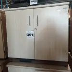 LOTE 451 - 02 ARMÁRIOS BAIXOS EM MADEIRA COM 02 PORTAS. (NO ESTADO) ATENÇÃO! FAZER A VISITAÇÃO ANTES DE ARREMATAR, NÃO SABEMOS SE FUNCIONA. LEILÃO NÃO TEM GARANTIA E NEM DEVOLUÇÃO, SUJEITO A POSSÍVEIS AVARIAS VISÍVEIS/OCULTAS E/OU AUSÊNCIA DE COMPONENTES.
