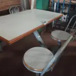 LOTE 532 - 01 MESA PARA LANCHONETE. (NO ESTADO) ATENÇÃO! FAZER A VISITAÇÃO ANTES DE ARREMATAR, NÃO SABEMOS SE FUNCIONA. LEILÃO NÃO TEM GARANTIA E NEM DEVOLUÇÃO, SUJEITO A POSSÍVEIS AVARIAS VISÍVEIS/OCULTAS E/OU AUSÊNCIA DE COMPONENTES.