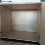 LOTE 376 - 02 ARMÁRIOS BAIXOS EM MADEIRA COM 02 PORTAS. (NO ESTADO) ATENÇÃO! FAZER A VISITAÇÃO ANTES DE ARREMATAR, NÃO SABEMOS SE FUNCIONA. LEILÃO NÃO TEM GARANTIA E NEM DEVOLUÇÃO, SUJEITO A POSSÍVEIS AVARIAS VISÍVEIS/OCULTAS E/OU AUSÊNCIA DE COMPONENTES.