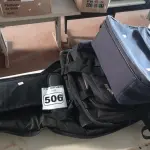LOTE 506 - 01 BOLSA PARA VIOLÃO, 02 BOLSAS PARA NOTEBOOK E 02 BOLSAS PARA PROJETOR MULTIMIDIA. (NO ESTADO) ATENÇÃO! FAZER A VISITAÇÃO ANTES DE ARREMATAR, NÃO SABEMOS SE FUNCIONA. LEILÃO NÃO TEM GARANTIA E NEM DEVOLUÇÃO, SUJEITO A POSSÍVEIS AVARIAS VISÍVEIS/OCULTAS E/OU AUSÊNCIA DE COMPONENTES.