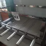 LOTE 562 - 01 CHURRASQUEIRA GIRAGRIL COM 06 ESPETOS. (NO ESTADO) ATENÇÃO! FAZER A VISITAÇÃO ANTES DE ARREMATAR, NÃO SABEMOS SE FUNCIONA. LEILÃO NÃO TEM GARANTIA E NEM DEVOLUÇÃO, SUJEITO A POSSÍVEIS AVARIAS VISÍVEIS/OCULTAS E/OU AUSÊNCIA DE COMPONENTES.