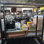 LOTE 391 - 01 TV DE PLASMA PANASONIC 50” POL E 01 EXPOSITOR. (NO ESTADO) ATENÇÃO! FAZER A VISITAÇÃO ANTES DE ARREMATAR, NÃO SABEMOS SE FUNCIONA. LEILÃO NÃO TEM GARANTIA E NEM DEVOLUÇÃO, SUJEITO A POSSÍVEIS AVARIAS VISÍVEIS/OCULTAS E/OU AUSÊNCIA DE COMPONENTES.