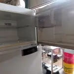 LOTE 414 - 01 GELADEIRA MARCA GE 220V. (NO ESTADO) ATENÇÃO! FAZER A VISITAÇÃO ANTES DE ARREMATAR, NÃO SABEMOS SE FUNCIONA. LEILÃO NÃO TEM GARANTIA E NEM DEVOLUÇÃO, SUJEITO A POSSÍVEIS AVARIAS VISÍVEIS/OCULTAS E/OU AUSÊNCIA DE COMPONENTES.