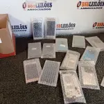 LOTE 588 - 01 LOTE COM VÁRIAS TELAS PARA CELULAR MOTOROLA. (NO ESTADO) ATENÇÃO! FAZER A VISITAÇÃO ANTES DE ARREMATAR, NÃO SABEMOS SE FUNCIONA. LEILÃO NÃO TEM GARANTIA E NEM DEVOLUÇÃO, SUJEITO A POSSÍVEIS AVARIAS VISÍVEIS/OCULTAS E/OU AUSÊNCIA DE COMPONENTES.