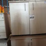 LOTE 452 - 02 ARMÁRIOS BAIXOS EM MADEIRA COM 02 PORTAS. (NO ESTADO) ATENÇÃO! FAZER A VISITAÇÃO ANTES DE ARREMATAR, NÃO SABEMOS SE FUNCIONA. LEILÃO NÃO TEM GARANTIA E NEM DEVOLUÇÃO, SUJEITO A POSSÍVEIS AVARIAS VISÍVEIS/OCULTAS E/OU AUSÊNCIA DE COMPONENTES.