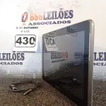 LOTE 430 - 01 TABLET SAMSUNG COM CABO. (NO ESTADO) ATENÇÃO! FAZER A VISITAÇÃO ANTES DE ARREMATAR, NÃO SABEMOS SE FUNCIONA. LEILÃO NÃO TEM GARANTIA E NEM DEVOLUÇÃO, SUJEITO A POSSÍVEIS AVARIAS VISÍVEIS/OCULTAS E/OU AUSÊNCIA DE COMPONENTES.