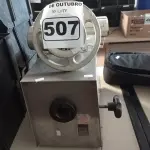 LOTE 507 - 01 MOEDOR DE CARNE BRAESI. (NO ESTADO) ATENÇÃO! FAZER A VISITAÇÃO ANTES DE ARREMATAR, NÃO SABEMOS SE FUNCIONA. LEILÃO NÃO TEM GARANTIA E NEM DEVOLUÇÃO, SUJEITO A POSSÍVEIS AVARIAS VISÍVEIS/OCULTAS E/OU AUSÊNCIA DE COMPONENTES.