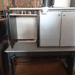 LOTE 456 - 01 ARMÁRIO BAIXO COM 02 PORTAS, 02 MESAS E 02 BALCÕES BAIXOS. (NO ESTADO) ATENÇÃO! FAZER A VISITAÇÃO ANTES DE ARREMATAR, NÃO SABEMOS SE FUNCIONA. LEILÃO NÃO TEM GARANTIA E NEM DEVOLUÇÃO, SUJEITO A POSSÍVEIS AVARIAS VISÍVEIS/OCULTAS E/OU AUSÊNCIA DE COMPONENTES.