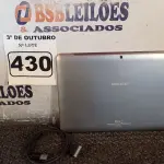 LOTE 430 - 01 TABLET SAMSUNG COM CABO. (NO ESTADO) ATENÇÃO! FAZER A VISITAÇÃO ANTES DE ARREMATAR, NÃO SABEMOS SE FUNCIONA. LEILÃO NÃO TEM GARANTIA E NEM DEVOLUÇÃO, SUJEITO A POSSÍVEIS AVARIAS VISÍVEIS/OCULTAS E/OU AUSÊNCIA DE COMPONENTES.