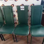 LOTE 609 - 06 CADEIRAS COM ESTRUTURA DE AÇO REVESTIDAS DE CORINO. (NO ESTADO) ATENÇÃO! FAZER A VISITAÇÃO ANTES DE ARREMATAR, NÃO SABEMOS SE FUNCIONA. LEILÃO NÃO TEM GARANTIA E NEM DEVOLUÇÃO, SUJEITO A POSSÍVEIS AVARIAS VISÍVEIS/OCULTAS E/OU AUSÊNCIA DE COMPONENTES.