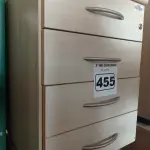 LOTE 455 - 02 GAVETEIROS COM 04 GAVETAS. (NO ESTADO) ATENÇÃO! FAZER A VISITAÇÃO ANTES DE ARREMATAR, NÃO SABEMOS SE FUNCIONA. LEILÃO NÃO TEM GARANTIA E NEM DEVOLUÇÃO, SUJEITO A POSSÍVEIS AVARIAS VISÍVEIS/OCULTAS E/OU AUSÊNCIA DE COMPONENTES.