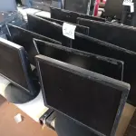 LOTE 326 - 10 MONITORES MARCAS E MODELOS DIVERSOS PARA RETIRADA DE PEÇAS. (NO ESTADO) ATENÇÃO! FAZER A VISITAÇÃO ANTES DE ARREMATAR, NÃO SABEMOS SE FUNCIONA. LEILÃO NÃO TEM GARANTIA E NEM DEVOLUÇÃO, SUJEITO A POSSÍVEIS AVARIAS VISÍVEIS/OCULTAS E/OU AUSÊNCIA DE COMPONENTES.