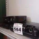 LOTE 584 - 03 PROJETORES MULTIMIDIA MARCAS EPSON. (NO ESTADO) ATENÇÃO! FAZER A VISITAÇÃO ANTES DE ARREMATAR, NÃO SABEMOS SE FUNCIONA. LEILÃO NÃO TEM GARANTIA E NEM DEVOLUÇÃO, SUJEITO A POSSÍVEIS AVARIAS VISÍVEIS/OCULTAS E/OU AUSÊNCIA DE COMPONENTES.