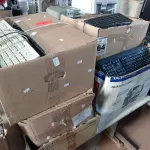 LOTE 364 - 01 LOTE COM GRANDE QUANTIDADE DE TECLADOS PARA PC MARCAS E MODELOS DIVERSOS. (NO ESTADO) ATENÇÃO! FAZER A VISITAÇÃO ANTES DE ARREMATAR, NÃO SABEMOS SE FUNCIONA. LEILÃO NÃO TEM GARANTIA E NEM DEVOLUÇÃO, SUJEITO A POSSÍVEIS AVARIAS VISÍVEIS/OCULTAS E/OU AUSÊNCIA DE COMPONENTES.