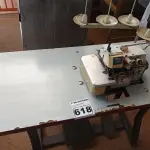 LOTE 618 - 01 MÁQUINA DE COSTURA CROWN. (NO ESTADO) ATENÇÃO! FAZER A VISITAÇÃO ANTES DE ARREMATAR, NÃO SABEMOS SE FUNCIONA. LEILÃO NÃO TEM GARANTIA E NEM DEVOLUÇÃO, SUJEITO A POSSÍVEIS AVARIAS VISÍVEIS/OCULTAS E/OU AUSÊNCIA DE COMPONENTES.