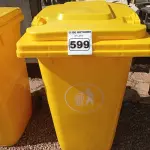LOTE 599 - 01 CONTAINER HDPE EM-840 240L. (NO ESTADO) ATENÇÃO! FAZER A VISITAÇÃO ANTES DE ARREMATAR, NÃO SABEMOS SE FUNCIONA. LEILÃO NÃO TEM GARANTIA E NEM DEVOLUÇÃO, SUJEITO A POSSÍVEIS AVARIAS VISÍVEIS/OCULTAS E/OU AUSÊNCIA DE COMPONENTES.
