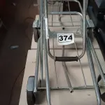 LOTE 374 - 02 CARRINHOS PARA TRANSPORTE DE CARGAS. (NO ESTADO) ATENÇÃO! FAZER A VISITAÇÃO ANTES DE ARREMATAR, NÃO SABEMOS SE FUNCIONA. LEILÃO NÃO TEM GARANTIA E NEM DEVOLUÇÃO, SUJEITO A POSSÍVEIS AVARIAS VISÍVEIS/OCULTAS E/OU AUSÊNCIA DE COMPONENTES.