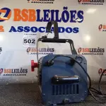 LOTE 502 - 01 LUMINÁRIA DE PALCO. (NO ESTADO) ATENÇÃO! FAZER A VISITAÇÃO ANTES DE ARREMATAR, NÃO SABEMOS SE FUNCIONA. LEILÃO NÃO TEM GARANTIA E NEM DEVOLUÇÃO, SUJEITO A POSSÍVEIS AVARIAS VISÍVEIS/OCULTAS E/OU AUSÊNCIA DE COMPONENTES.