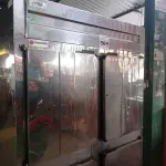 LOTE 569 - 01 GELADEIRA INDUSTRIAL EM INOX 220V. (NO ESTADO) ATENÇÃO! FAZER A VISITAÇÃO ANTES DE ARREMATAR, NÃO SABEMOS SE FUNCIONA. LEILÃO NÃO TEM GARANTIA E NEM DEVOLUÇÃO, SUJEITO A POSSÍVEIS AVARIAS VISÍVEIS/OCULTAS E/OU AUSÊNCIA DE COMPONENTES.