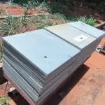 LOTE 260 - 01 LOTE COM PEDRAS ARDÓSIA NA COR CINZA (NO ESTADO, NÃO SABEMOS SE FUNCIONA. LEILÃO NÃO TEM GARANTIA E NEM DEVOLUÇÃO).